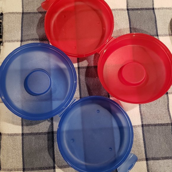 EUC Tupperware round sandwich keepers - Picture 2 of 6